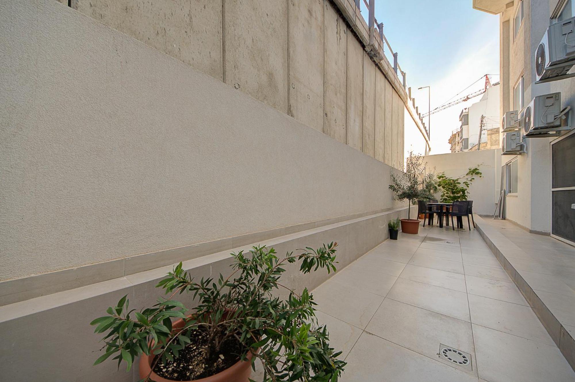 Cosy 3br With Backyard In Of By 360 Estates Gzira
