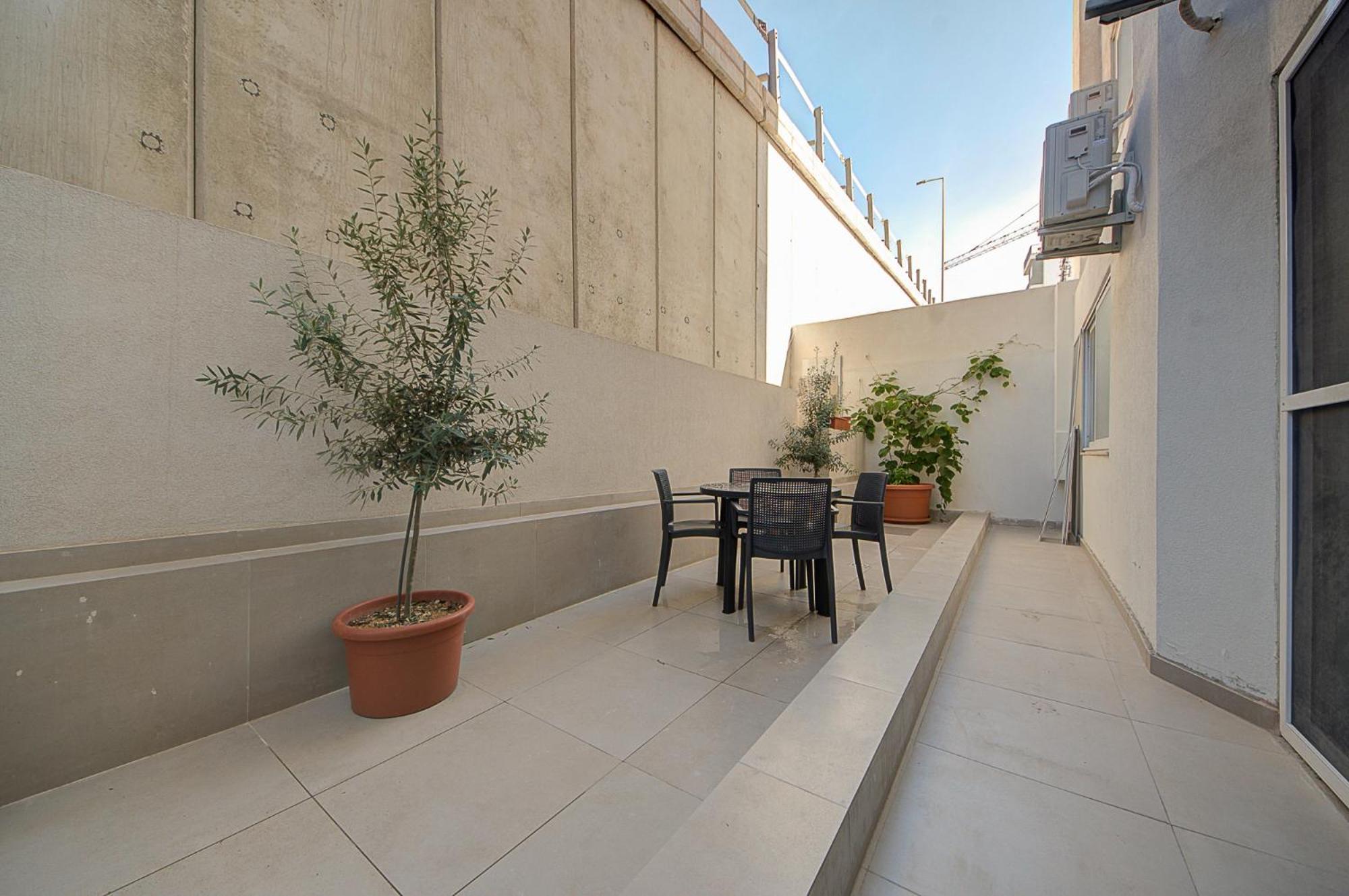 Cosy 3br With Backyard In Of By 360 Estates *